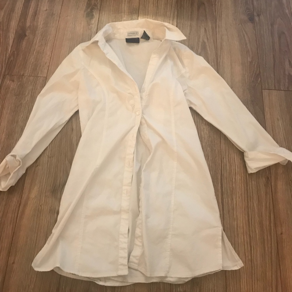 Medium Off White Fitted Button Up